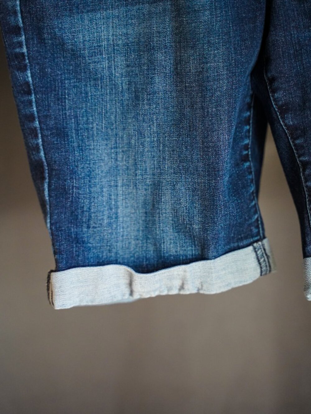Mossimo Dark Wash Cuffed Mid Rise Bermuda Denim Shorts Size 10/R - Picture 3 of 10